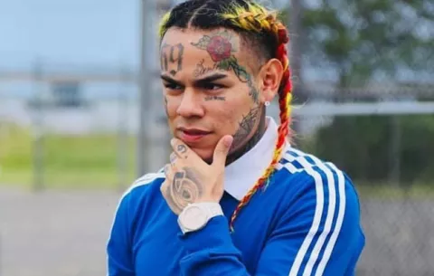 Tekashi 6ix9ine sale de la cárcel tras pagar una fianza