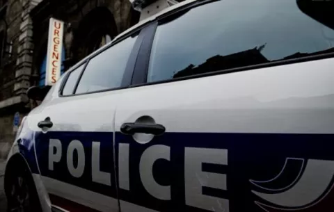Francia asegura escuelas por asesinato terrorista de docente
