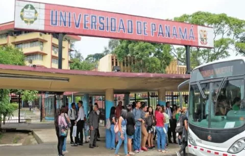 Clases continuarán suspendidas en la Universidad de Panamá