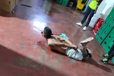 Santiago: Manifestantes atrapan a presunto abusador sexual