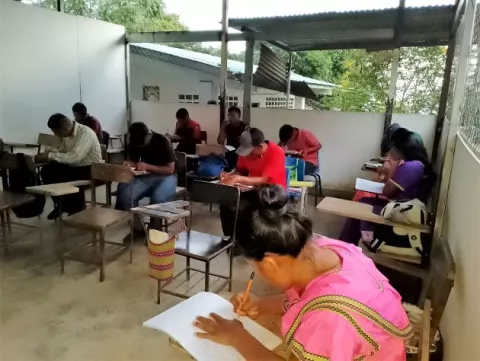 El 85% de jóvenes y adultos reciben clases virtuales