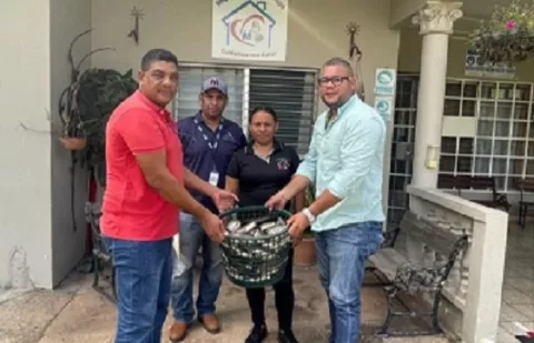Donan tilapias a fundaciones y casa hogar en Aguadulce 