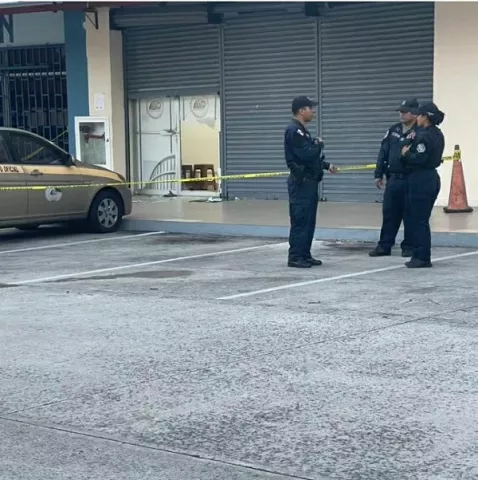 Delincuentes irrumpen en agencia de Lotería en Los Pueblos