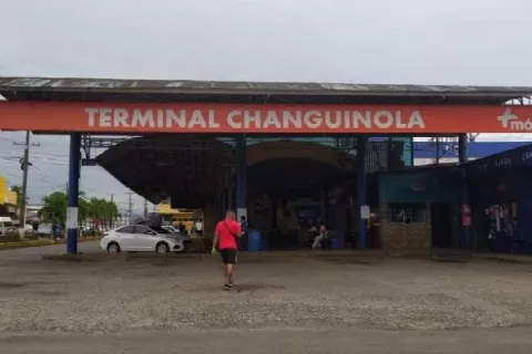 Trabajadores bananeros cierran 12 puntos en Bocas del Toro