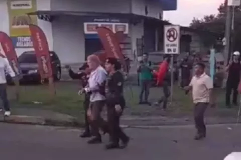 Reporte periódico para gringo que sacó un arma en Coclé