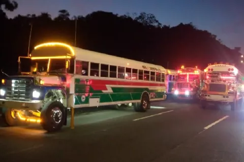 Siguen los cierres de calle en puntos estratégicos en Colón