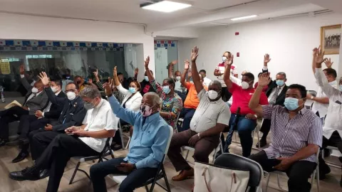 Exigen disculpa por 'desafortunado comentario' sobre Colón