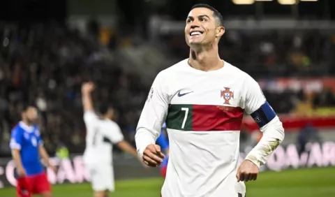 Cristiano  vuelve a brillar; España es líder de su grupo