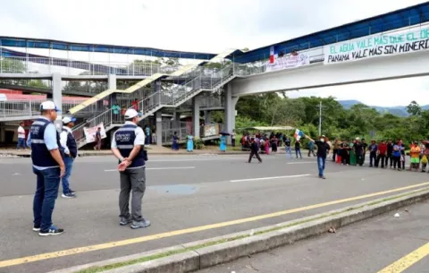  Defensoría pide al Gobierno restablecer la paz social 