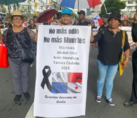 Repudian mensaje de médico sobre asesinatos de docentes