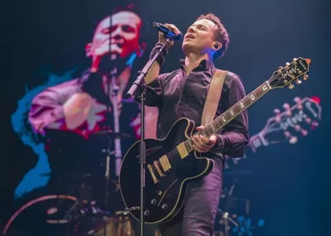 Fonseca cierra 2023 a tambor batiente con nuevo Latin Grammy
