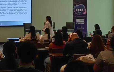 Más de 80 jóvenes se preparan en áreas de tecnología
