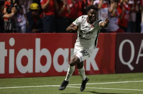 Panameño Góndola y Alajuelense, cerca de coronar en Concacaf