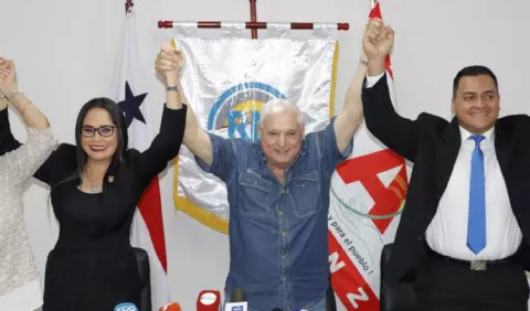 Martinelli niega que exista alianza con sus 'verdugos'