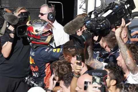 Verstappen se mejora a sí mismo y un Alonso épico regresa.