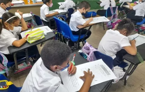 ¿Por qué los padres proponen acabar el año escolar con 2.5?
