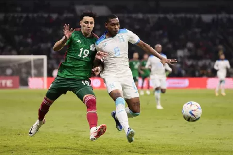 México recibe ayuda para vencer a Honduras; Rueda se queja