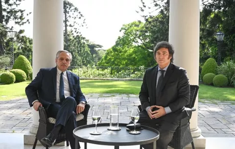 Fernández y Milei comienzan la transición en Argentina