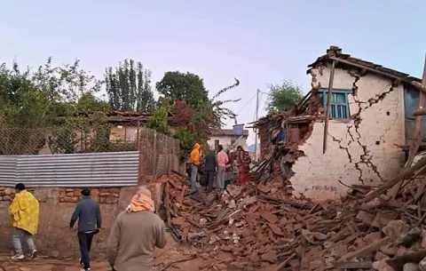 Más de 150 muertos tras un terremoto en Nepal