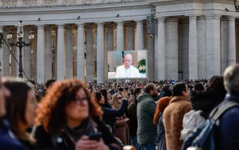 Papa Francisco tiene inflamación pulmonar