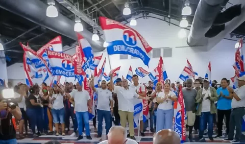 PRD pierde más de 30 mil adherentes en casi un año