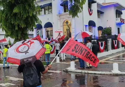 Suntracs presenta denuncia ante cierre de 18 cuentas