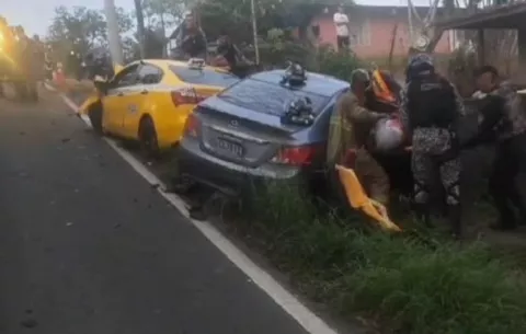 Delincuentes chocan mortalmente a taxista mientras escapaban