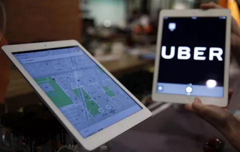 Uber vuelve a los beneficios tras ganar $458 millones 