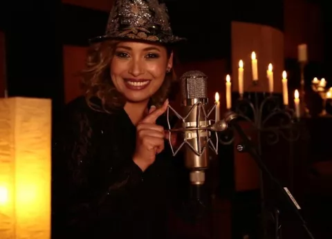 La cantante panameña Vilma Ávila presenta su tema 'Miedo'