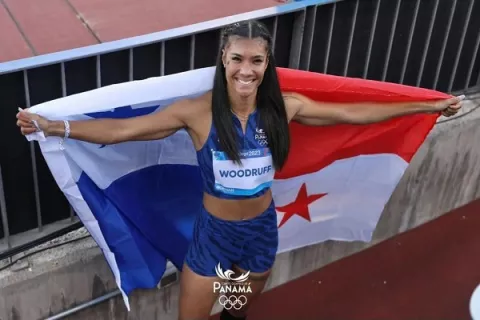 Gianna Woodruff, descalificada y pierde el oro en Santiago