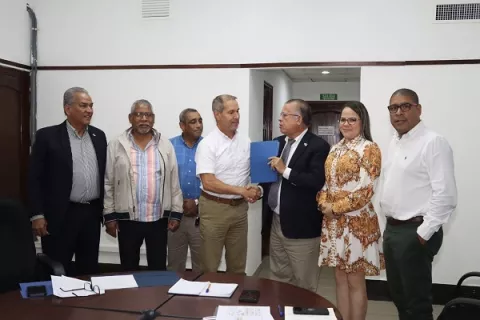 Revisan certificados y exportar harina y aceite de pescado