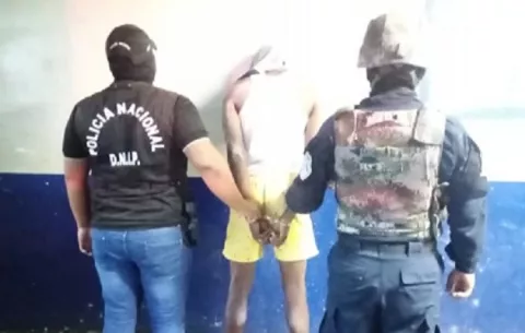 Detienen a hombre vinculado a homicidio de menor de edad