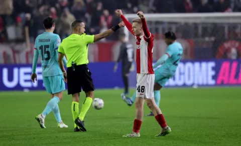 Barcelona 'pincha'  ante  Amberes en la Champions