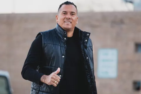 Blas Pérez pronto realizará su debut como abuelo