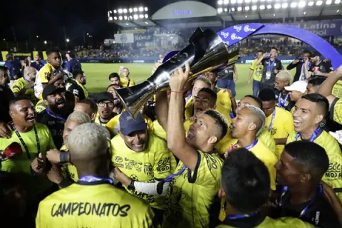 CAI golea al Tauro y es tricampeón de la LPF