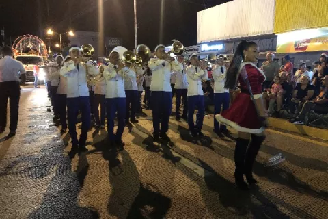 Chitreanos disfrutaron de una noche navideña con mucha magia