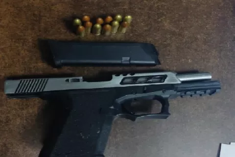 Lo condenan a más de cinco años de cárcel por un arma ilegal