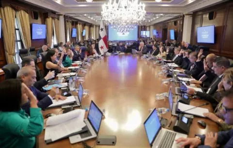  Aprueban compensar a distribuidoras de energía eléctrica 