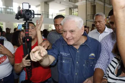 Martinelli, preocupado por estatus laboral de mineros