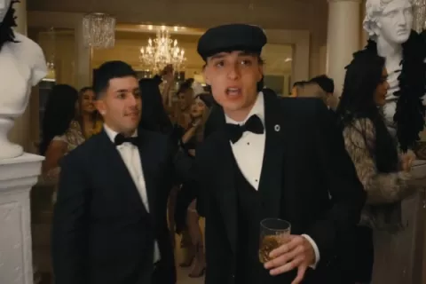 ‘Ella Baila Sola’ lidera las mejores canciones de 2023