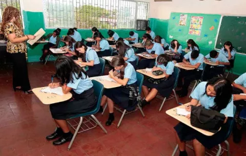 Meduca, optimista en que cantidad de reprobados disminuirá 