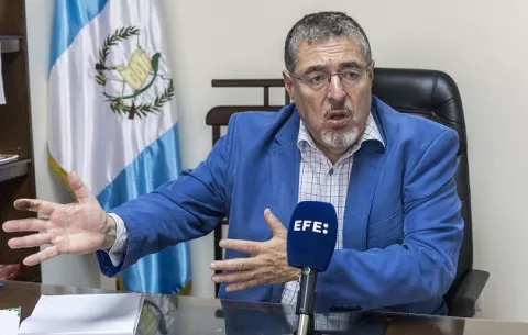 Presidente electo de Guatemala cuestiona a  la fiscalía