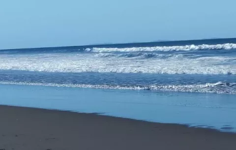 Sinaproc mantiene aviso de prevención por incremento de olas