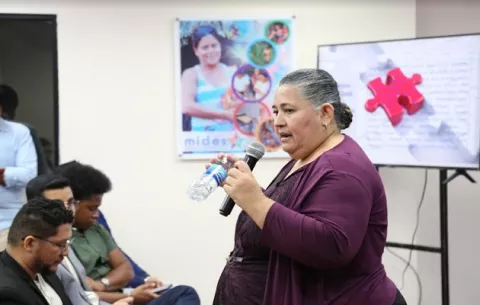 Salida del hogar en Panamá cada vez se retrasa, dice estudio