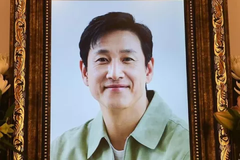 Actores surcoreanos despiden a Lee Suk-kyun tras su muerte