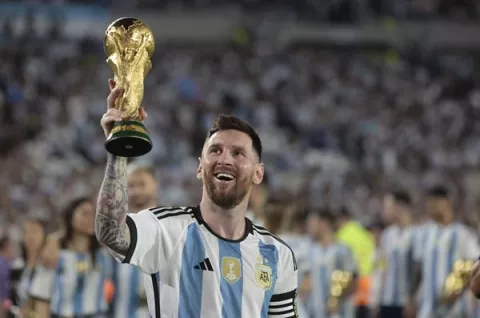 Messi, Haaland y Mbappé, finalistas al premio The Best