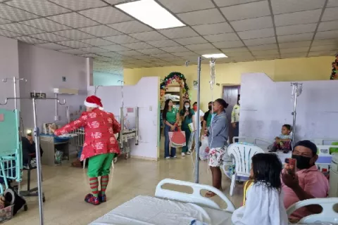 Llega navidad para niños hospitalizados en el Nicolás Solano