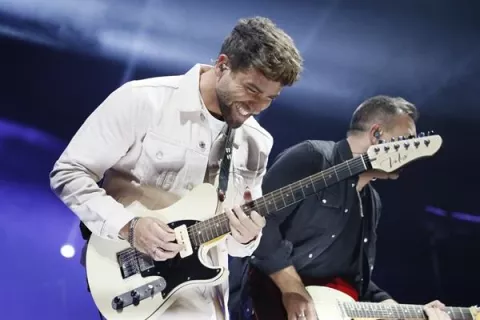 Pablo Alborán canta su 'Cu4rta Hoja' a una entregada Bogotá