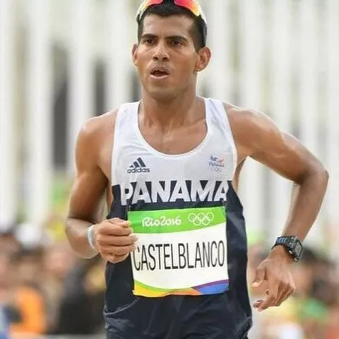 Jorge Enrique Castelblanco, enfocado en Sevilla