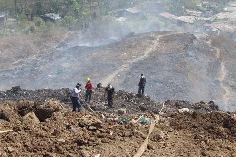 Se apaga uno e inicia otro fuego en Cerro Patacón